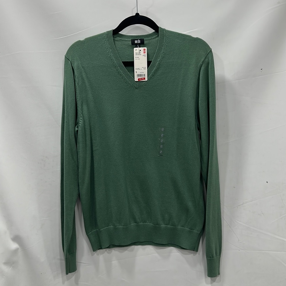 Uniqlo long sleeve sweater